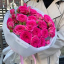 Букет из кустовых пионовидных роз