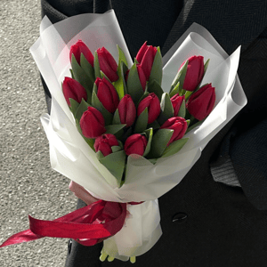 Букет из красных тюльпанов 15шт