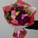 Букет «Леукодендрон» из роз и гвоздик