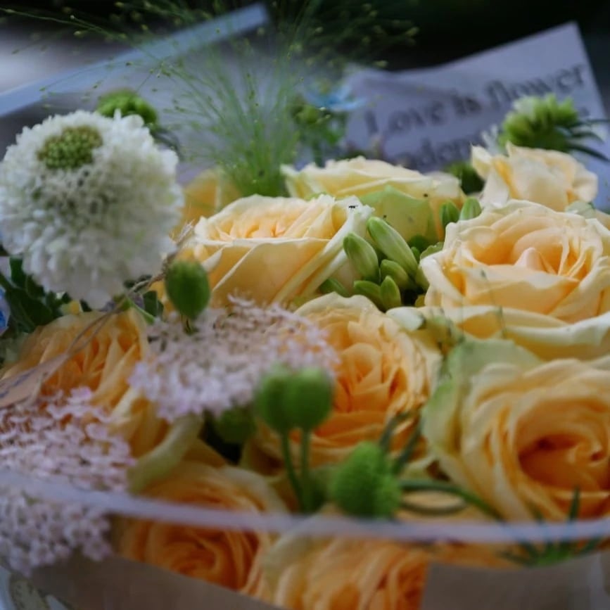 Lisianthuses bouquet delivery