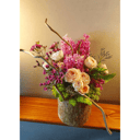 Композиция «Оазис цветов» из роз и альстромерий