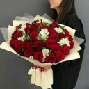 Букет из красной розы и альстромерии