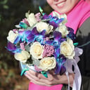 Шляпная коробка с цветами «Созвездие» из роз