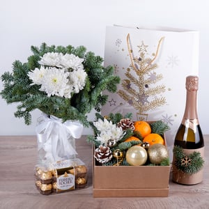 Подарочный набор «Новогодняя сказка с безалкогольным шампанским» из хризантем