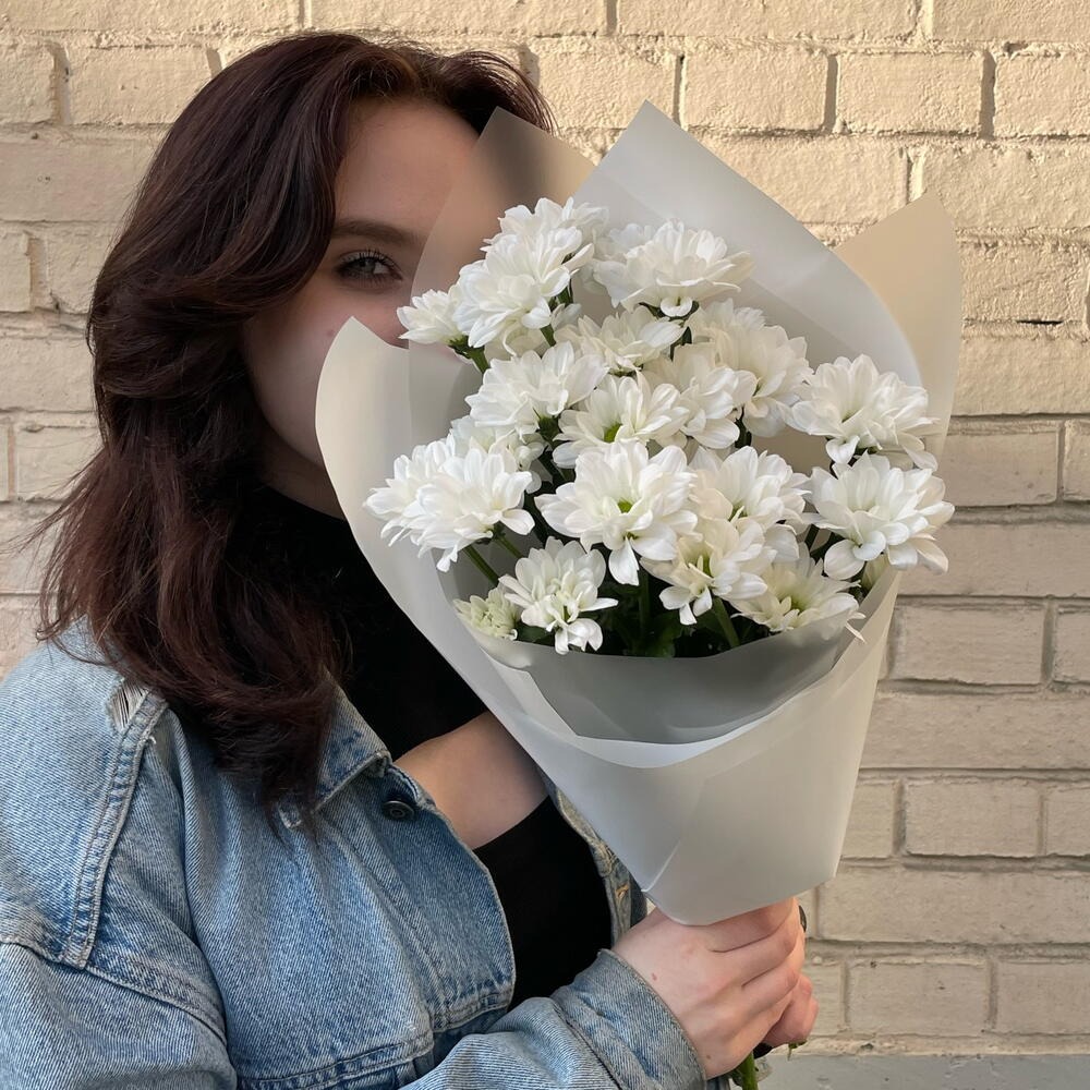 Милый букет из хризантем