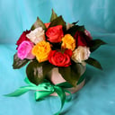 Шляпная коробка из 15 разноцветных роз