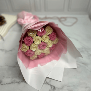 Букет нежность 19 шоколадных роз