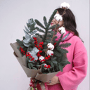 Букет из нобилиса и илекса с хлопком