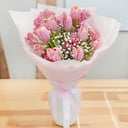 Букет «Пение птиц» из тюльпанов и эустом