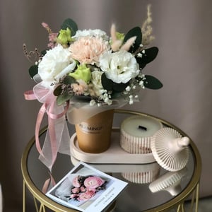 Подарочный набор «Тёплые чувства» из эустом и гвоздик