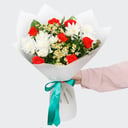 Букет «Светлое мгновение» из роз и хризантем