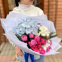 Букет «Голубой небосклон» из хризантем и гортензий