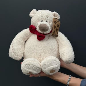 Мишутка с красным бантом