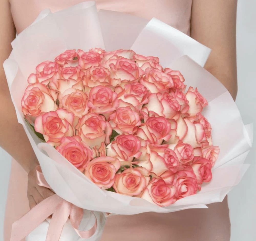 Букет из 35 роз сорта "Джумилия"