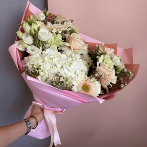 Букет «Романтика» из роз и эустом