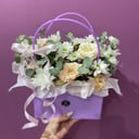 Коробка с цветами «Композиция цветов» из хризантем и эустом