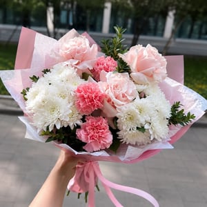 Нежный букет с французскими розами, куст