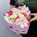 Коробочка с цветами и конфетами из роз и гортензий