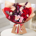 Букет «Тайная мечта» из роз и гвоздик