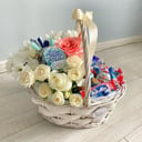 Подарочный набор «Корзина цветов и сладостей 35 х 30 х 35»