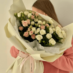 Букет из 11 кустовых роз