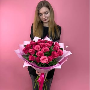 Букет из 25 малиновых роз