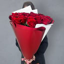 Букет из высоких красных роз