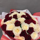 Букет «Красное и белое» из роз