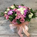 Шляпная коробка с цветами «Летний сад» из роз и пионов