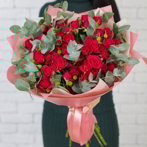 Букет кустовых роз