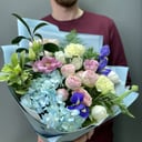 Букет «Маргарита» из роз и ирисов