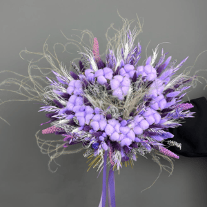 Букет из фиолетового хлопка