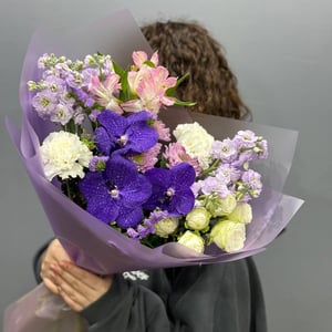 Букет Фантазия из орхидей и экзотических цветов