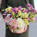 Коробка с цветами «Compliment 01» из эустом и альстромерий