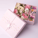 Подарочный набор «Композиция в коробке Лили» из роз и альстромерий