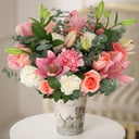 Букет «Прима» из роз и гвоздик