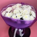 Букет белой пушистой хризантемы