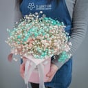 Шляпная коробка с цветами «Букет из радужных 7 гипсофил»