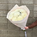 Монобукет из одноголовых хризантем