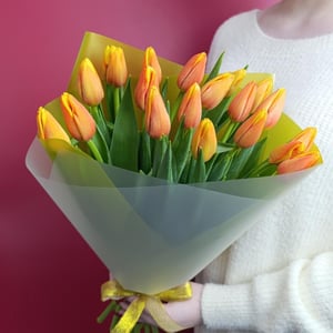 Букет «19 оранжевых тюльпанов»