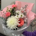 Букет «Восхитительный» из хризантем и гвоздик