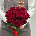 Букет из 15 красных роз с лентой