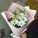 Букет комплимент из гвоздик и альстромерий