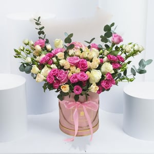 Шляпная коробка с цветами «Цветочное блаженство» из роз