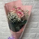 Букет «Три розы с гипсофилой»