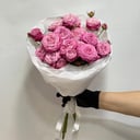 Шляпная коробка с цветами «Кустовая роза пионовидная 5 шт»