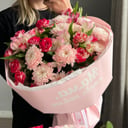 Букет «Люблю» из роз и хризантем