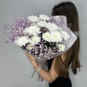 Букет белая хризантема и гипсофила
