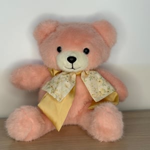 Мишка розовый