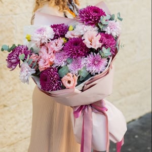 Букет «На Любом Расстоянии» из хризантем и эустом